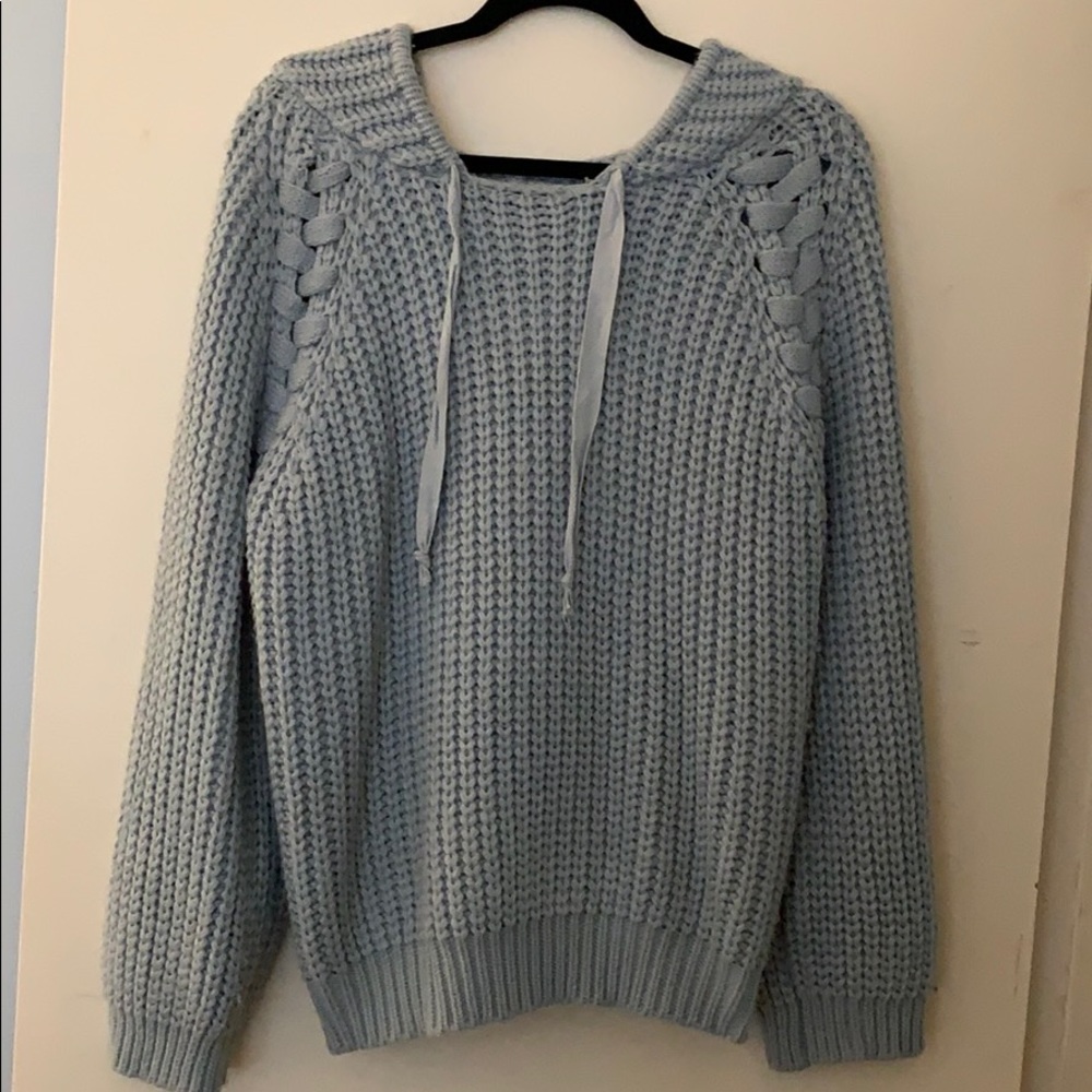 Sweater/hoodie